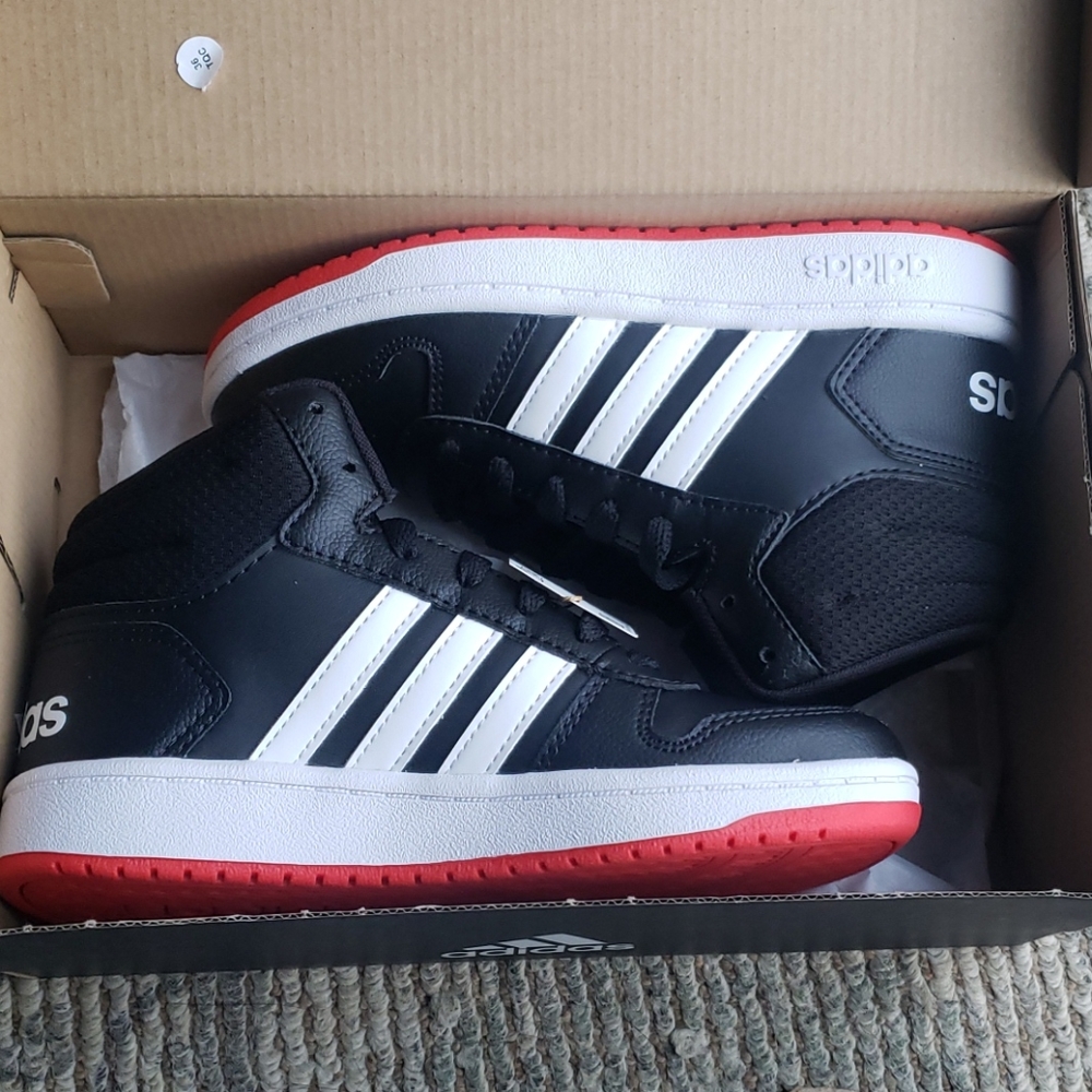 ADIDAS Hoops Mid 2.0 Sz 2 Boys New black red white